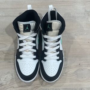 Kids Black and White High-Top Sneakers - unisex BRAND NEW